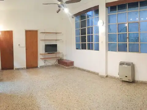 Galpón con Vivienda Alta Rentabilidad 