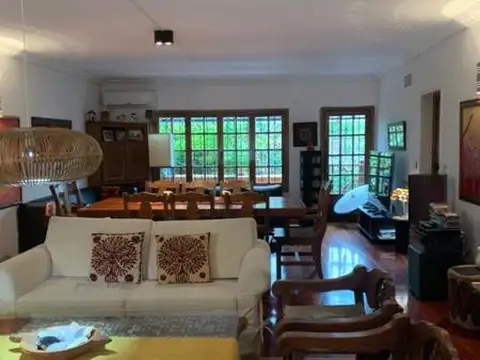 Casa en Venta con 4 cocheras