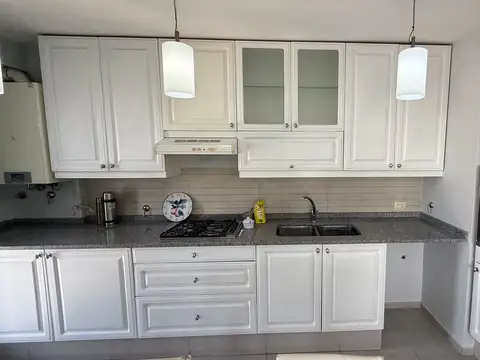 EXCLUSIVO SEMIPISO DE CATEGORÍA EN BARRIO SUR