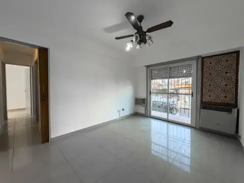 VENTA DEPTO 4 AMBIENTES CON BALCON EN POMPEYA