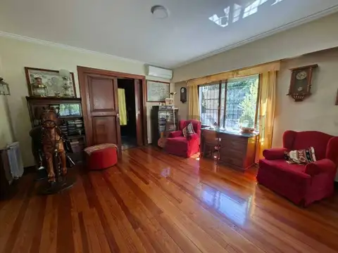 Casa 9 ambientes con 7 baños