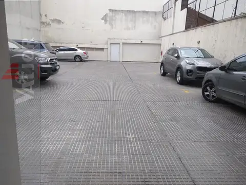 Cochera fija en edificio de categoría 