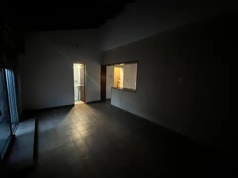 Casa en Alquiler con 1 cochera