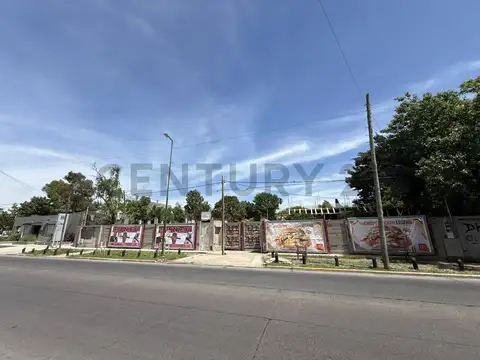 Avenida Santa Rosa 500, Piso 0