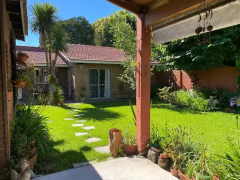 Casa 3 ambientes con 2 baños