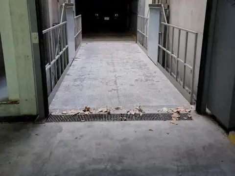 EXCELENTE COCHERA EN ALQUILER EN SEGUNDO SUBSUELO A METROS DE AVENIDA MAIPU. OLIVOS