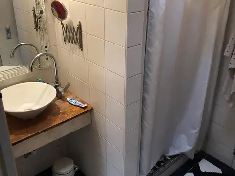 Casa 5 ambientes con 1 baño