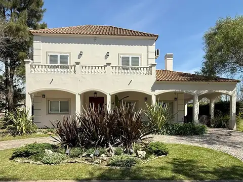 CASA EN VENTA BARRIO PRIVADO QUINTAS DEL SOL