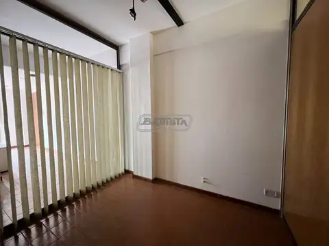 Oficina en Venta con 1 cochera