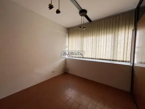 av san martin 100, Piso 1