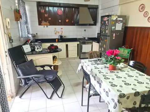 Departamento 5 ambientes con 2 baños