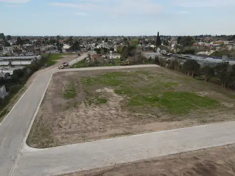 Terreno en Venta 27  mts Fondo