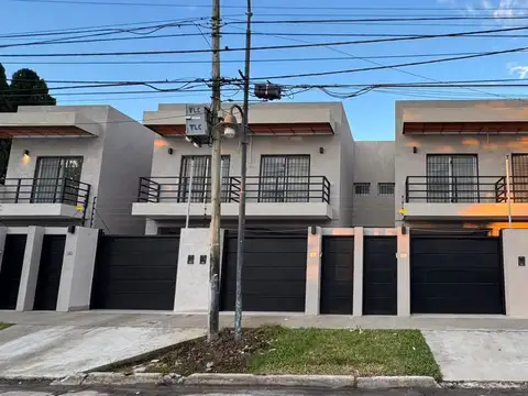 Casa Dúplex  en Venta en General Pacheco, Tigre, G.B.A. Zona Norte