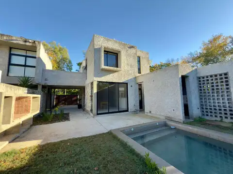 Casa en Venta en Villa Elisa, USD 145.000