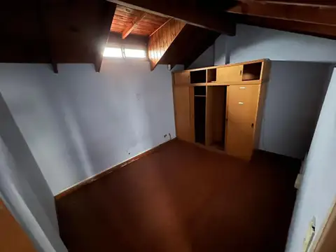 VENTA DE TRIPLEX 5 AMBIENTES EN EL PALOMAR - FICHA 1578