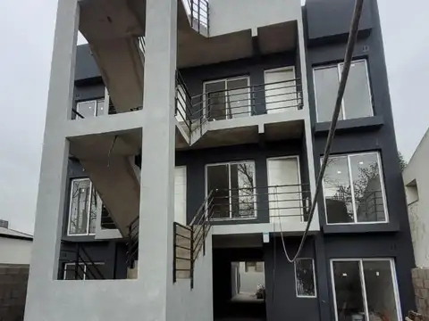 DEPARTAMENTO EN VENTA CASTELAR NORTE TIPO PH EN PLANTA BAJA