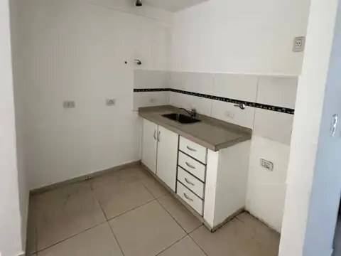 Departamento en Alquiler en Gregorio De Laferrere, $ 400.000