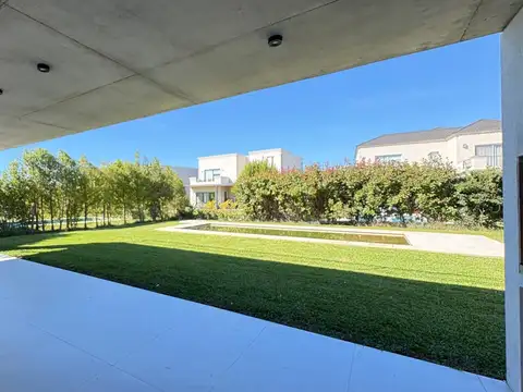 Casa en Venta en Puertos - Barrio Ceibos, USD 520.000