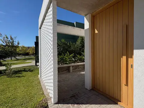 Venta| Casa familiar con 5 dormitorios y gran distribución | Ceibos Puertos