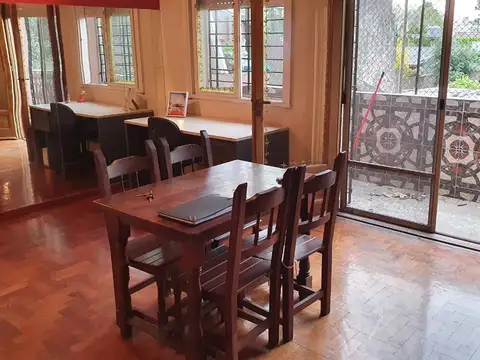 SE VENDE DEPARTAMENTO DOS AMBIENTES PADUA CENTRO PRIMER PISO.