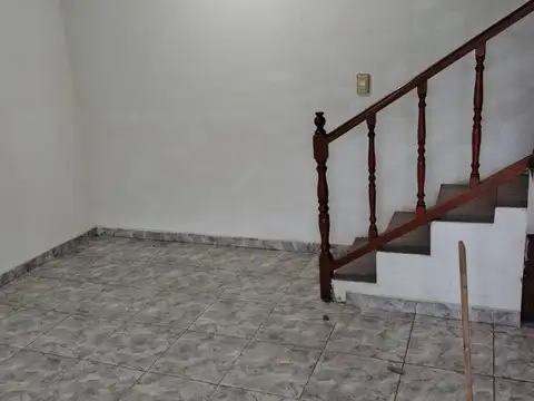 Casa en Alquiler con 1 cochera