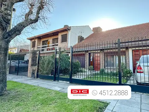 Casa 3 Dormitorios Venta - Martinez