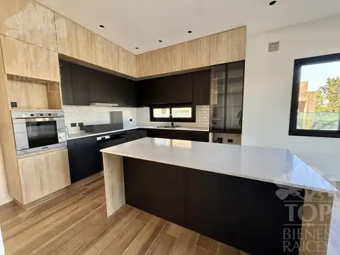 Casa al agua en venta en Laguna Grande