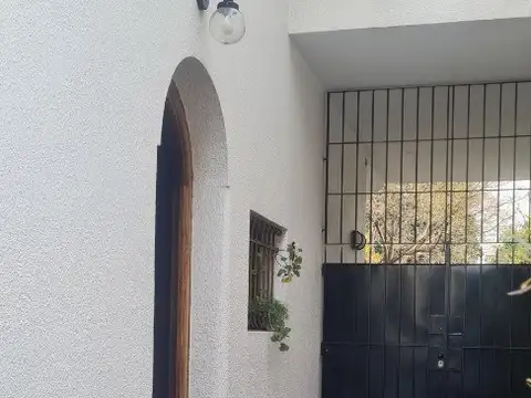 Casa 6 ambientes con 3 baños