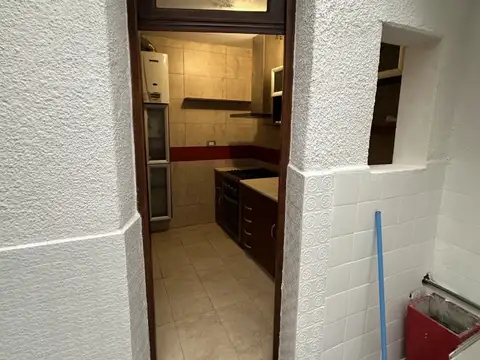 CASA 3 O 4 AMB. EN ESQUINA CON AMPLIA TERRAZA EXCELENTE UBICACION