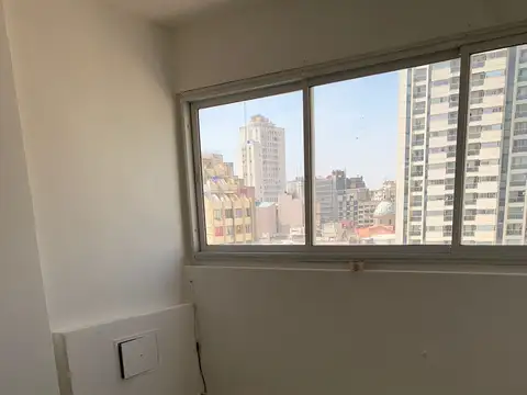 Oficina en venta ubicada en pleno centro - Con renta