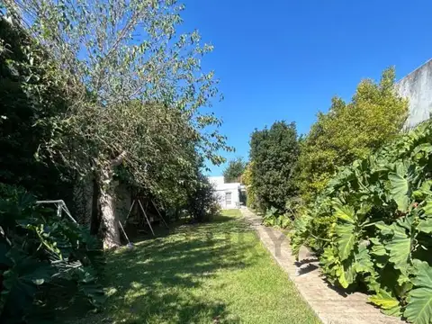 Casa en Alquiler en Manuel B Gonnet, $ 1.400.000