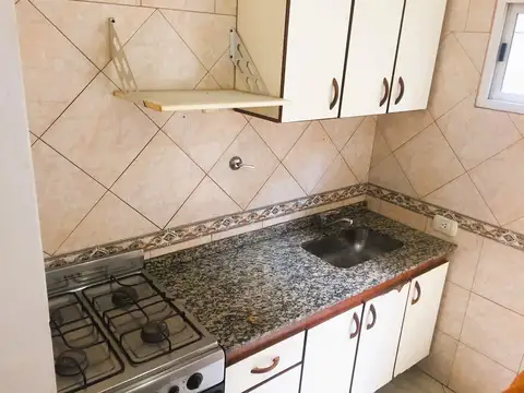 Depto Tipo Casa en Alquiler con 1 cocheras