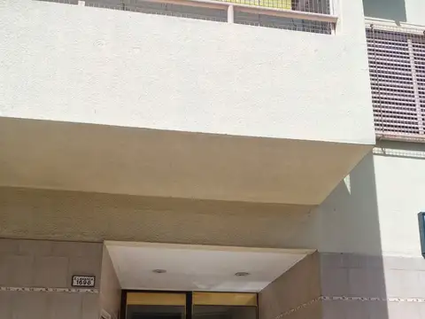 ALQUILER  DEPARTAMENTO 3 AMBIENTES CON BALCÓN