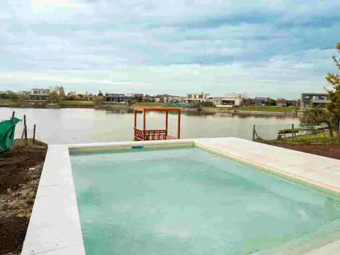 VENTA CASA SAN SEBASTIAN A LA LAGUNA A. 10 PILAR