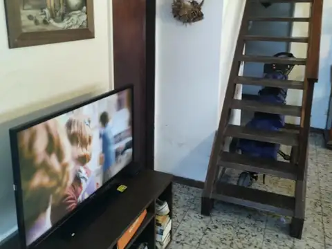 Casa en venta - 4 Dormitorios 2 Baños - Loma Verde