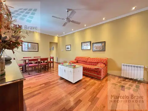 Venta depto 4 amb. c/balcón, Montevideo al 400, San Nicolas.