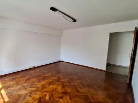 Alquiler oficinas con cochera en el centro