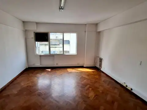 Oficina en Alquiler al Este