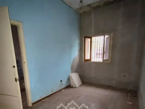 Casa 6 ambientes con 2 baños