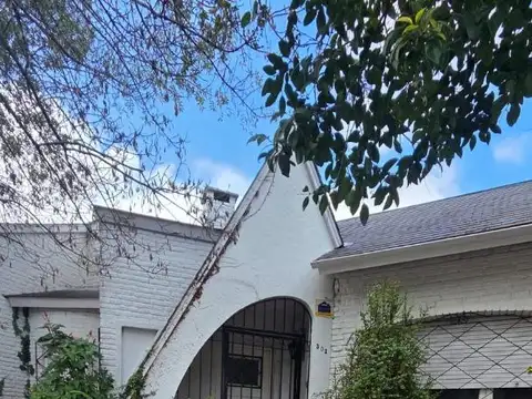 Venta Casa 4 ambientes, Turdera.