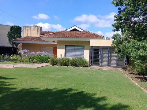 Casa con 1800m2 de terreno