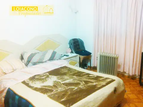 Casa 8 amb con fondo libre -  Timoteo Gordillo 4000 - LOIACONO PROPIEDADES