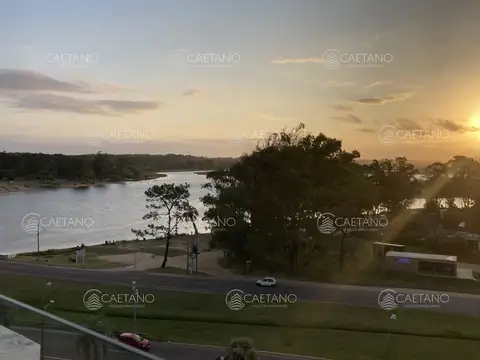 Departamento 4 ambientes con 5 baños