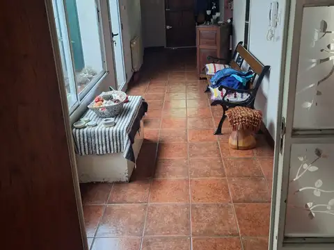 Casa 6 ambientes con 1 baño