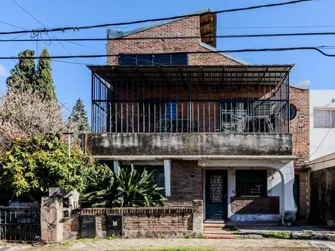 VENTA · CASA · 4 DORMITORIOS · PATIO · ZONA NORTE