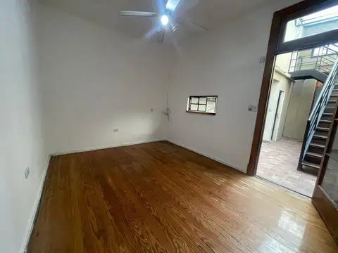 Depto Tipo Casa en Venta en Flores, USD 120.000