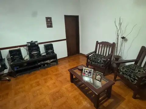 Depto Tipo Casa en Venta en Lanus Oeste, USD 51.000