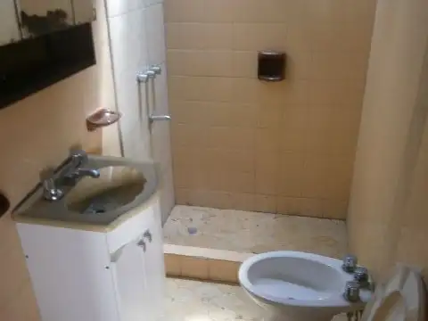 Depto Tipo Casa en Venta en Villa Dominico, USD 34.000