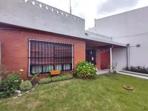 Casa Americana 4 ambientes Garaje pasante Fondo Haedo