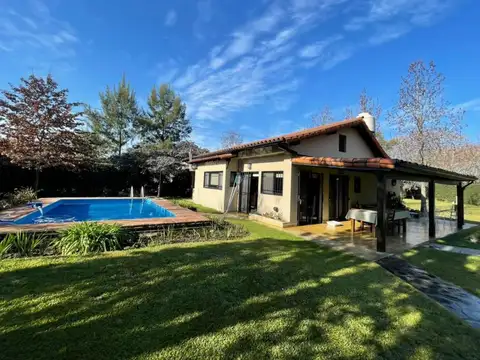 OPORTUNIDAD CASAQUINTA EN FRANCISCO ALVAREZ